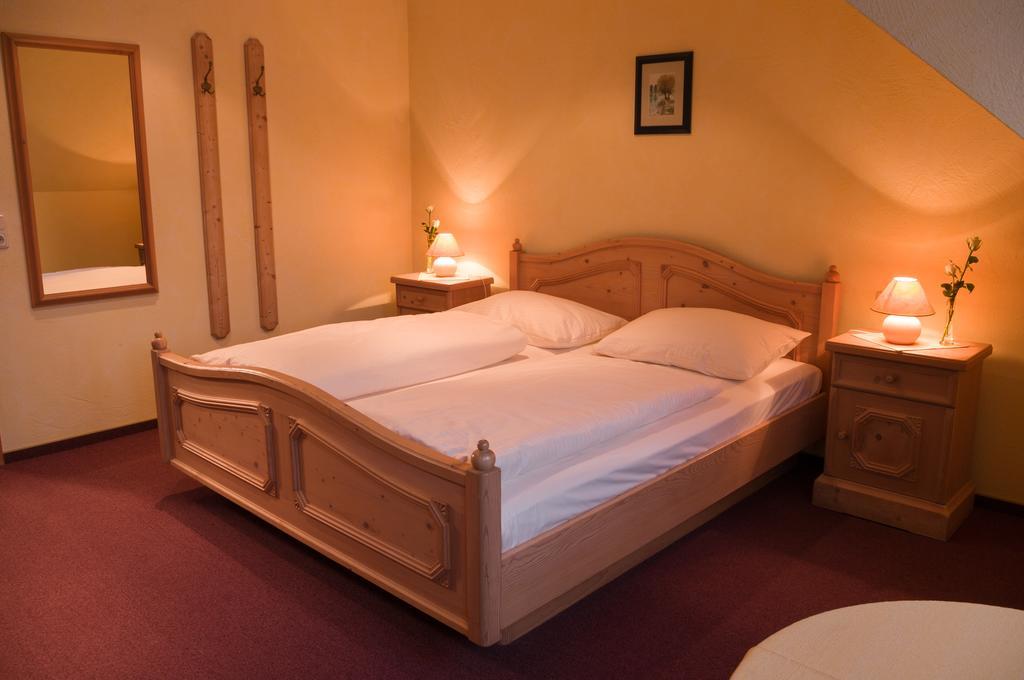Hotel Schwarzes Ross Schwarzach am Main Rum bild