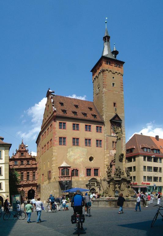 Hotel Schwarzes Ross Schwarzach am Main Exteriör bild
