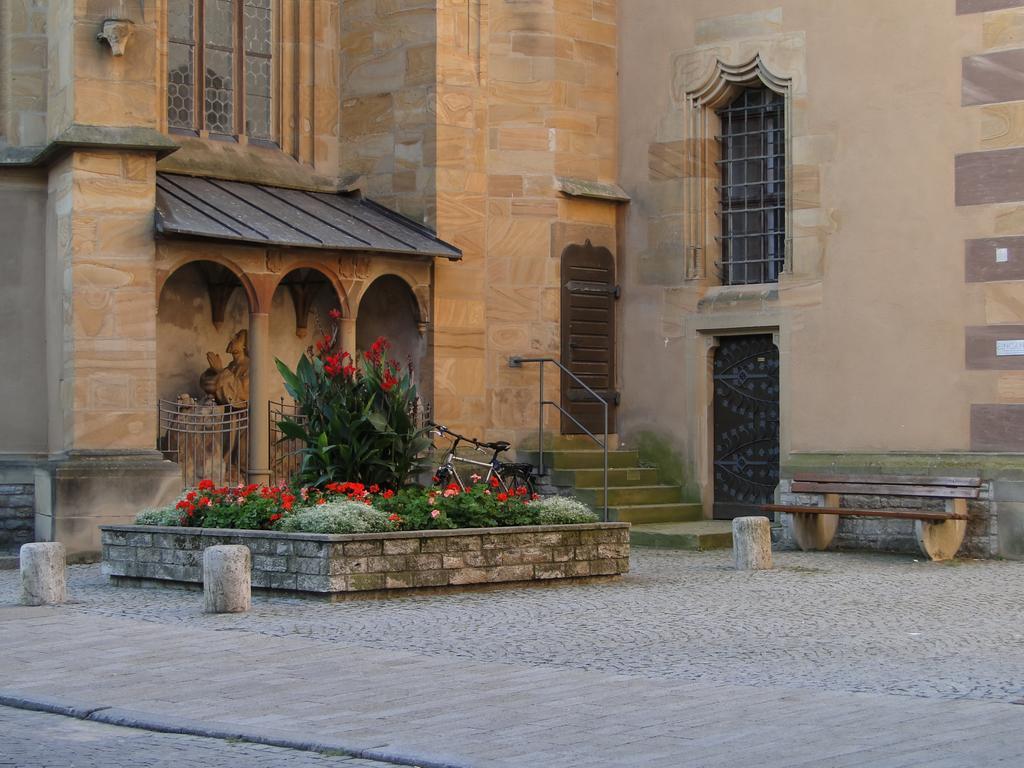 Hotel Schwarzes Ross Schwarzach am Main Exteriör bild