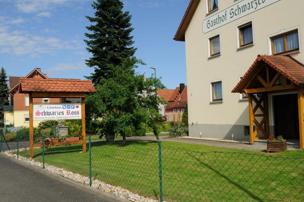 Hotel Schwarzes Ross Schwarzach am Main Exteriör bild