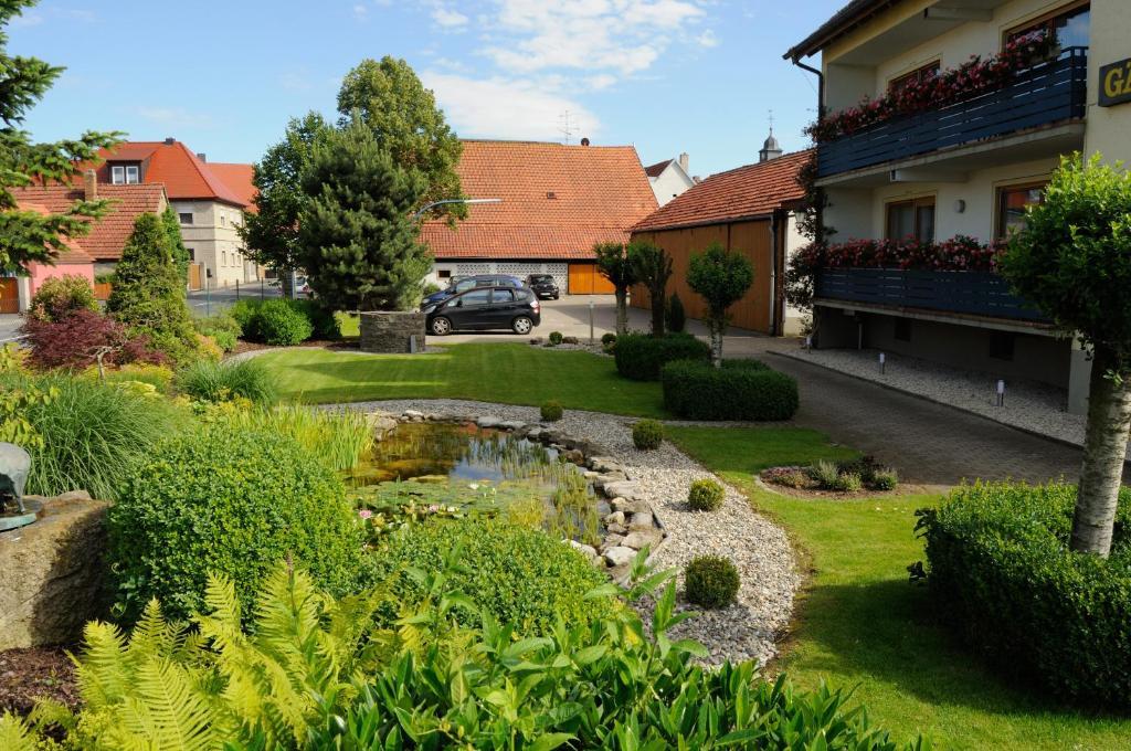 Hotel Schwarzes Ross Schwarzach am Main Exteriör bild